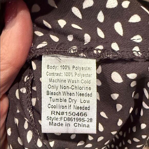 Fun 2 Fun Green and White Patterned Blouse Size XL - Picture 3 of 4